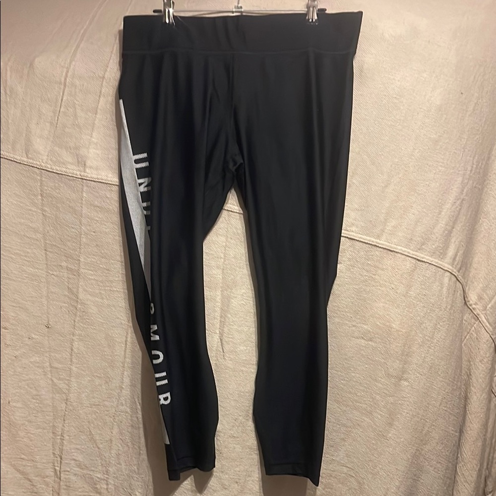 Under Armour Gray and White Leggings Athletic Fit